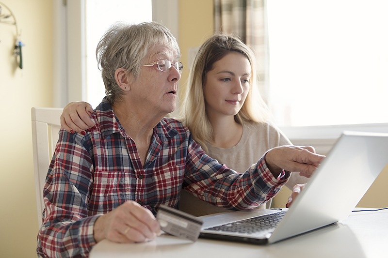 5 Tips for Helping Aging Parents Financially